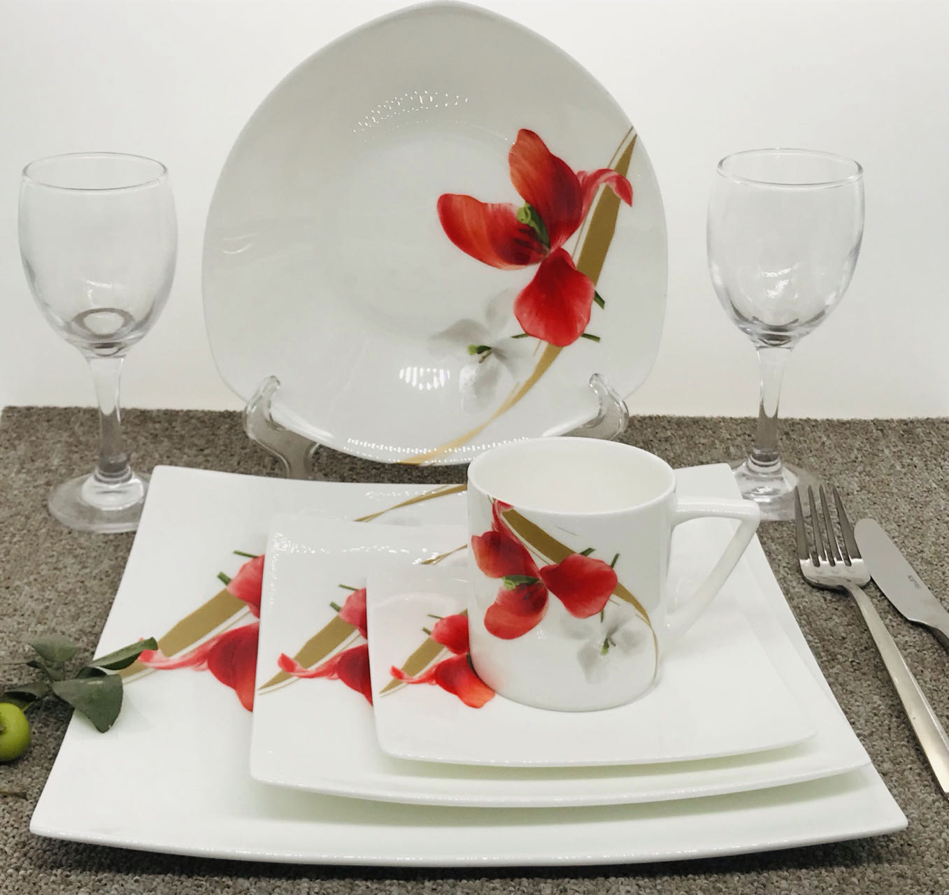 fine bone china 20pc dinner set flirtation